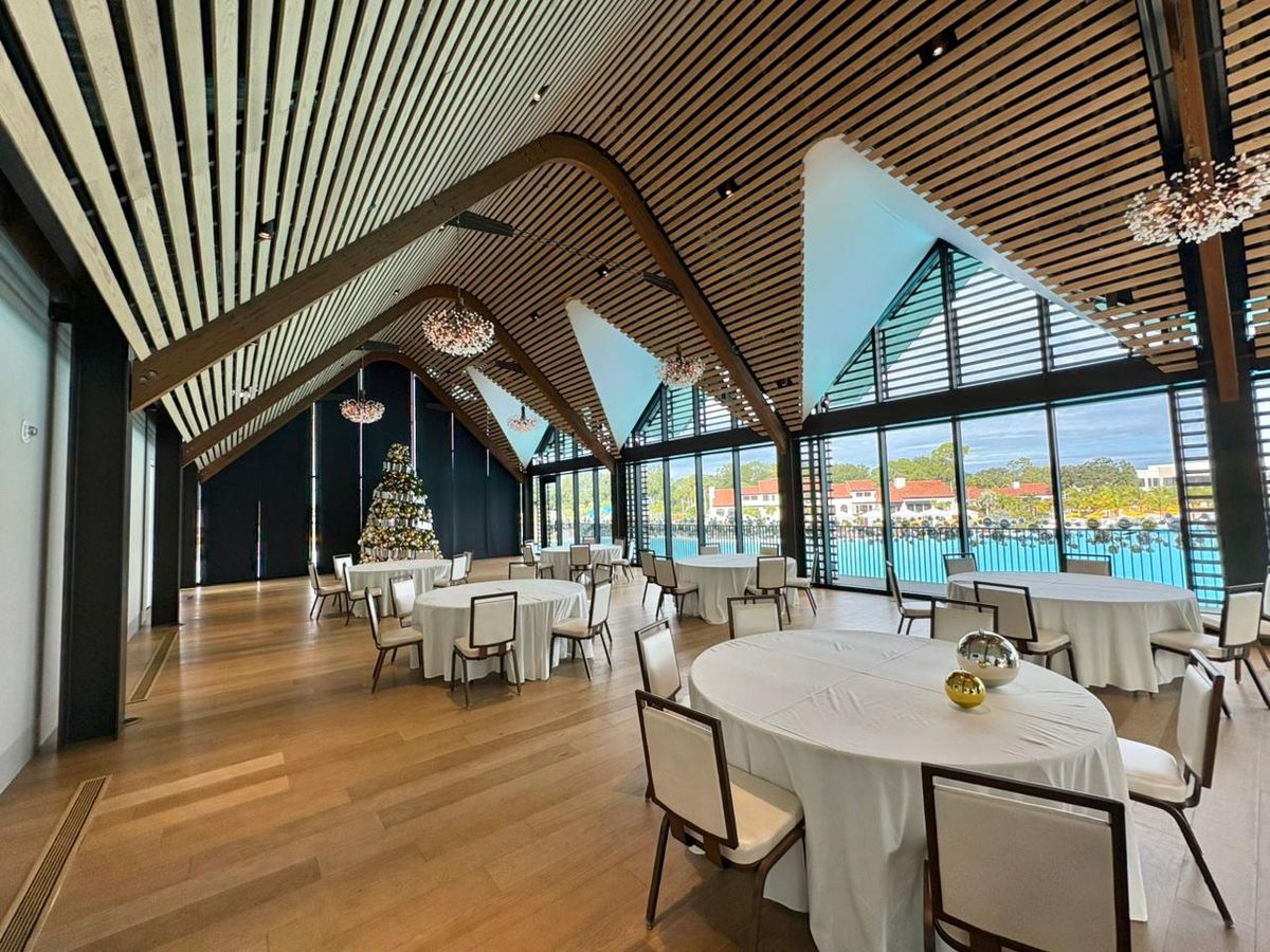 El resort dispone de un restaurante full service abierto todo el día.