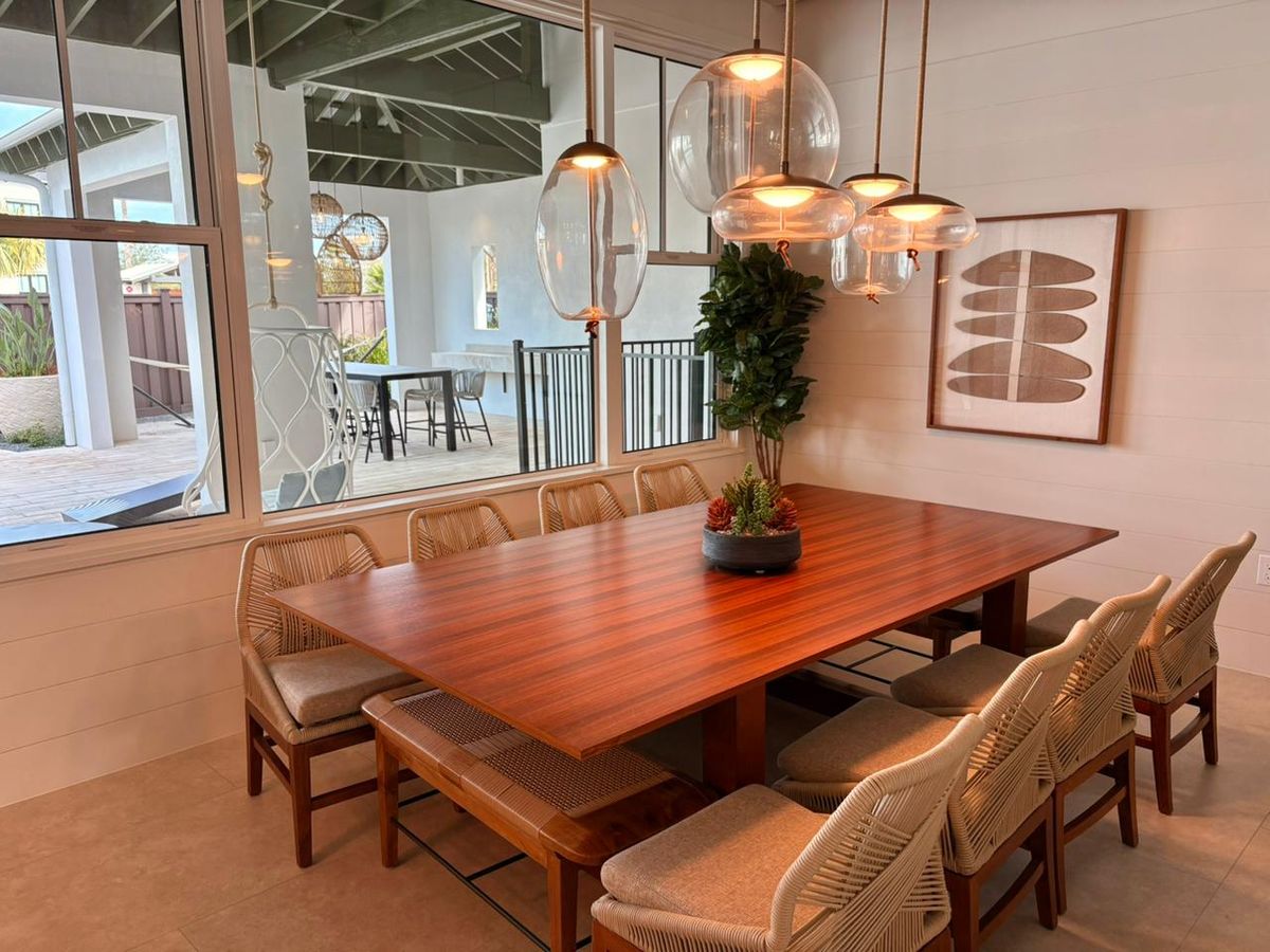 El complejo está ubicado a solo diez minutos de Magic Kingdom y a media hora del Aeropuerto Internacional de Orlando.