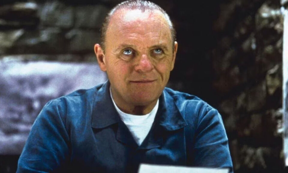 Anthony Hopkins solo aparece 16 minutos en las casi dos horas que dura esta película, pero es el papel más recordado de su carrera