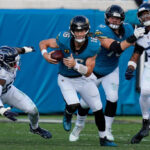 Los Jaguars en racha se hacen con el título de la AFC Sur al derrotar 41-7 a los Titans