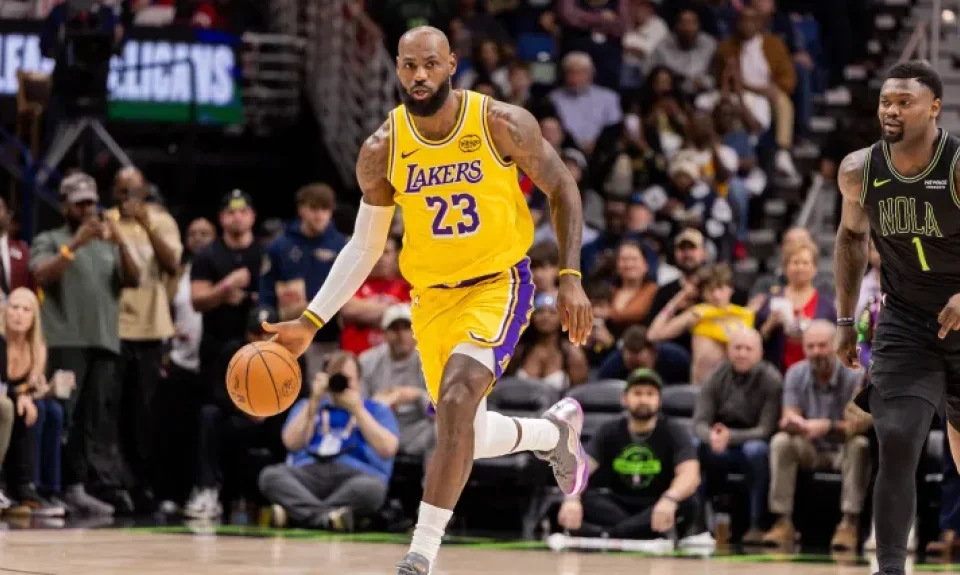 LeBron James y Luka Dončić brillan con 30 puntos cada uno y Los Angeles Lakers consigue su tercer triunfo consecutivo  | Sporting News Argentina