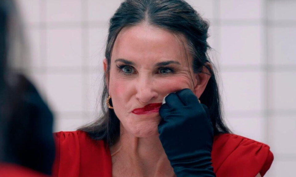 Si ‘La sustancia’ se adaptase a serie, sería de esta forma: Tráiler de ‘The Beauty’, lo nuevo del creador de ‘Monstruos: La historia de Ed Gein’