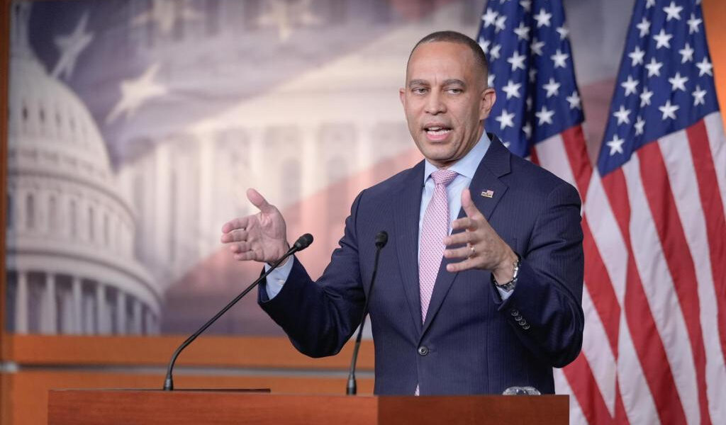 La Cámara aprueba un proyecto de ley para extender los subsidios a la atención médica desafiando a los líderes republicanos