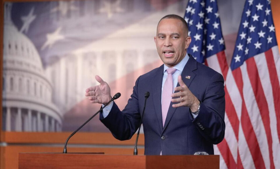 La Cámara aprueba un proyecto de ley para extender los subsidios a la atención médica desafiando a los líderes republicanos