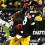 Resumen Steelers vs. Texans: Aaron Rodgers sepultado por defensiva de Houston, el fin de su carrera?