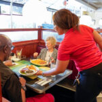 16 comensales en Tampa Bay, desde lugares para desayunar todo el día hasta alojamientos nostálgicos