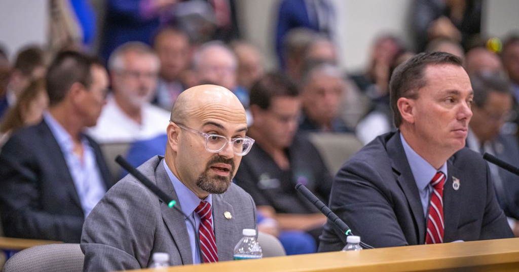 Representante republicano en Florida muestra su agenda: alivio a impuestos, menos burocracia y defensa constitucional en educación