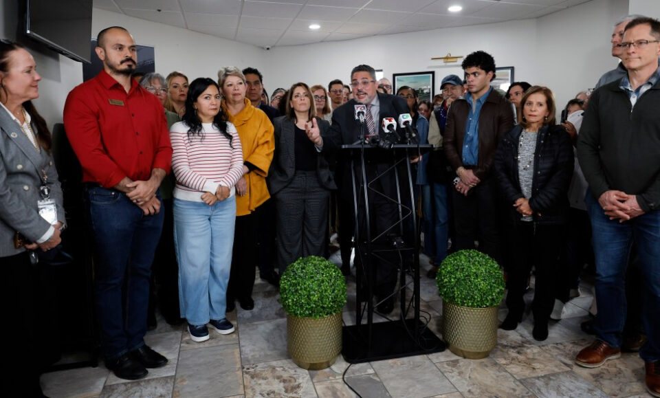 Mientras circulan rumores sobre el aumento de ICE en Orlando, los números de cárceles muestran que ya podría estar sucediendo