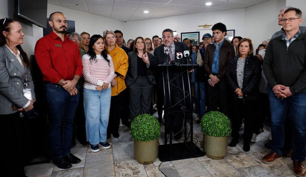 Mientras circulan rumores sobre el aumento de ICE en Orlando, los números de cárceles muestran que ya podría estar sucediendo