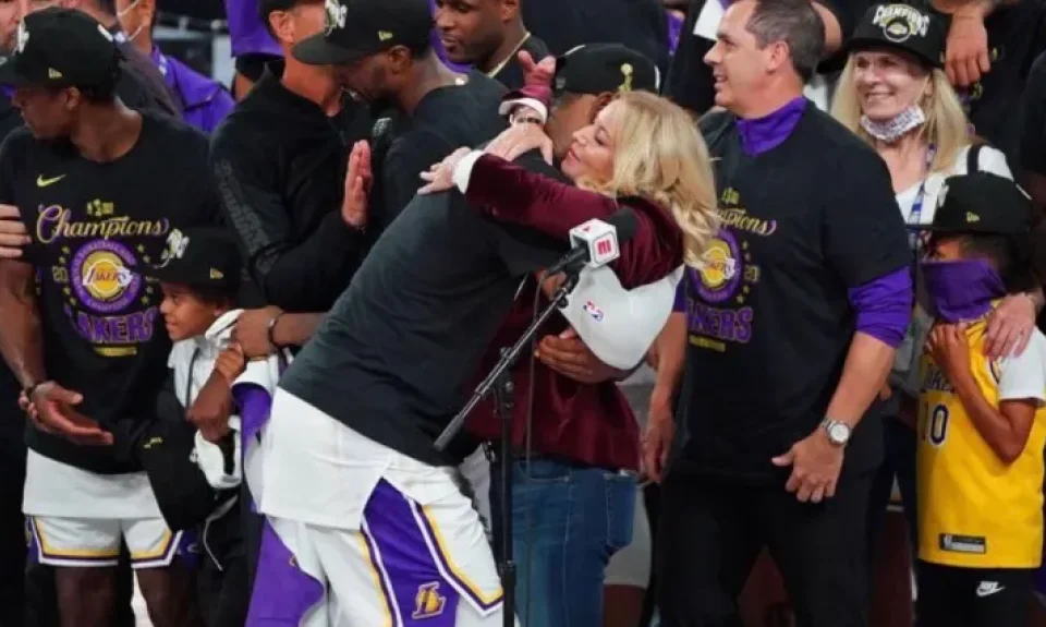 Se destapan los problemas entre LeBron James y los dueños de Los Angeles Lakers | Sporting News Argentina