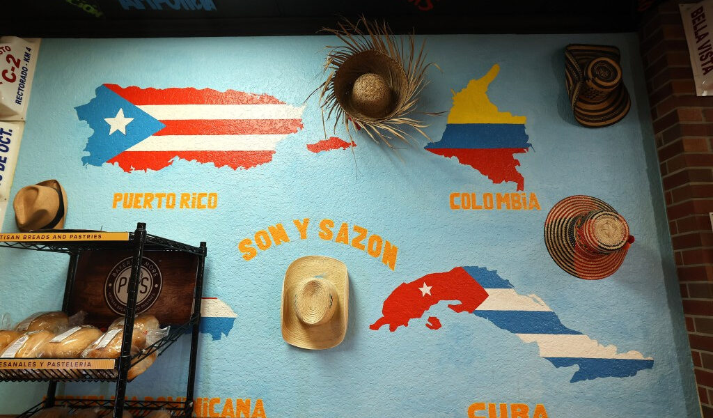 Un año después, los votantes hispanos en Florida Central están en conflicto sobre Trump