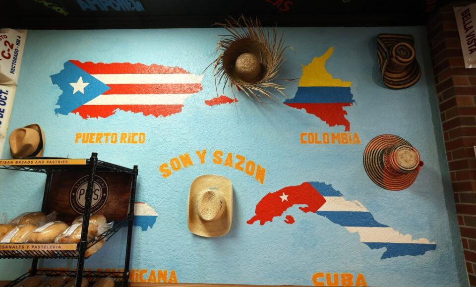 Un año después, los votantes hispanos en Florida Central están en conflicto sobre Trump