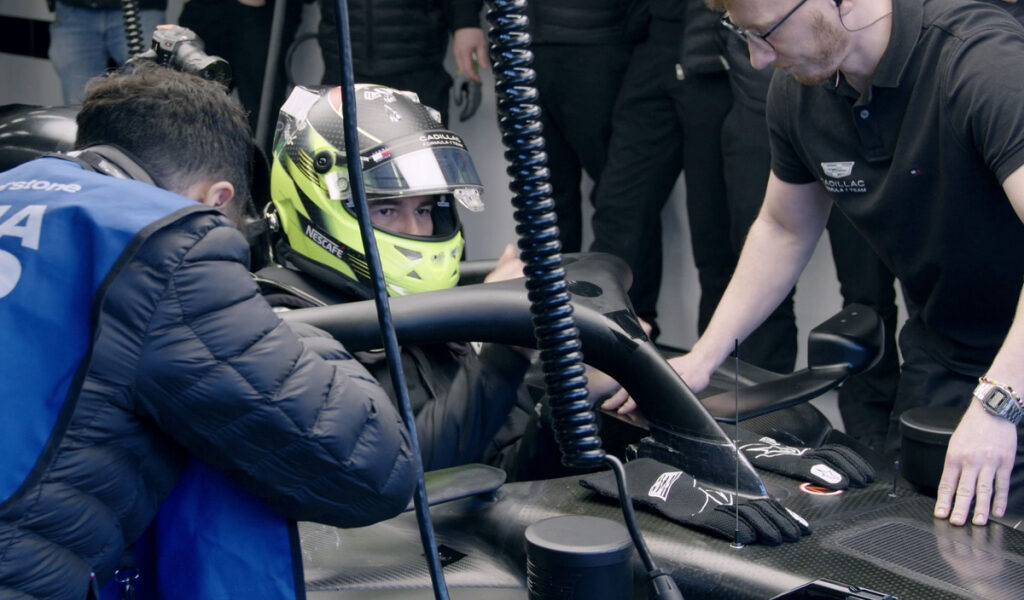 Cadillac prefirió solucionar problemas antes que dar más vueltas con Checo Pérez