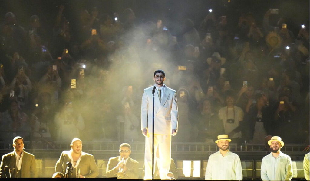 Cunto dinero podra ganar Bad Bunny por su Show de Medio Tiempo del Super Bowl 2026?
