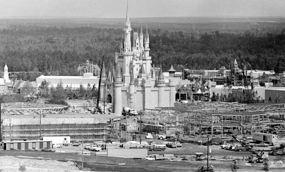 Orlando Sentinel 150: Los turistas adoran Orlando desde hace mucho tiempo; Disney lo convirtió en un mundo completamente nuevo.