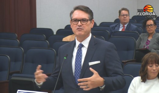 El secretario de Estado de Florida, Cord Byrd, nombrado máximo funcionario electoral del estado por el gobernador Ron DeSantis, ha presidido una serie de decisiones que hacen menos probable que una propuesta de enmienda constitucional estatal que legalice la marihuana recreativa pueda aparecer en la boleta electoral de 2026. (Canal Florida/cortesía)