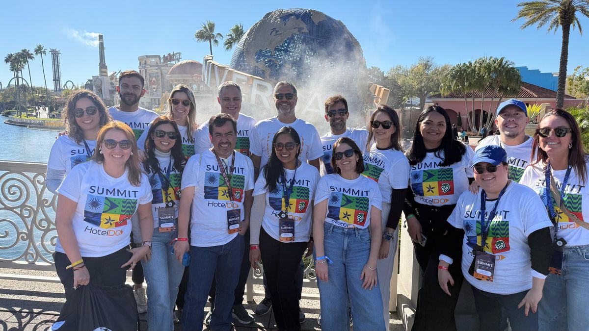Equipo regional de HotelDO a cargo del Summit.