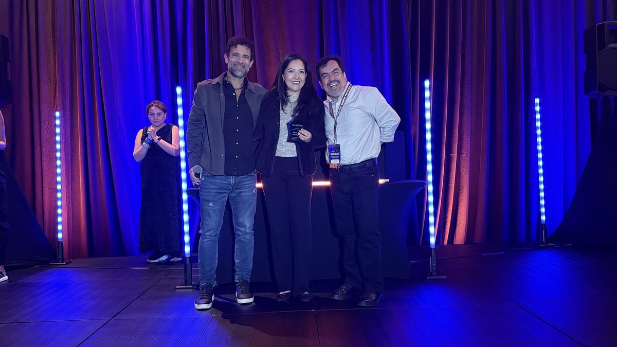 HotelDO Summit: Pasé al Mundo - Sofía Camarena.