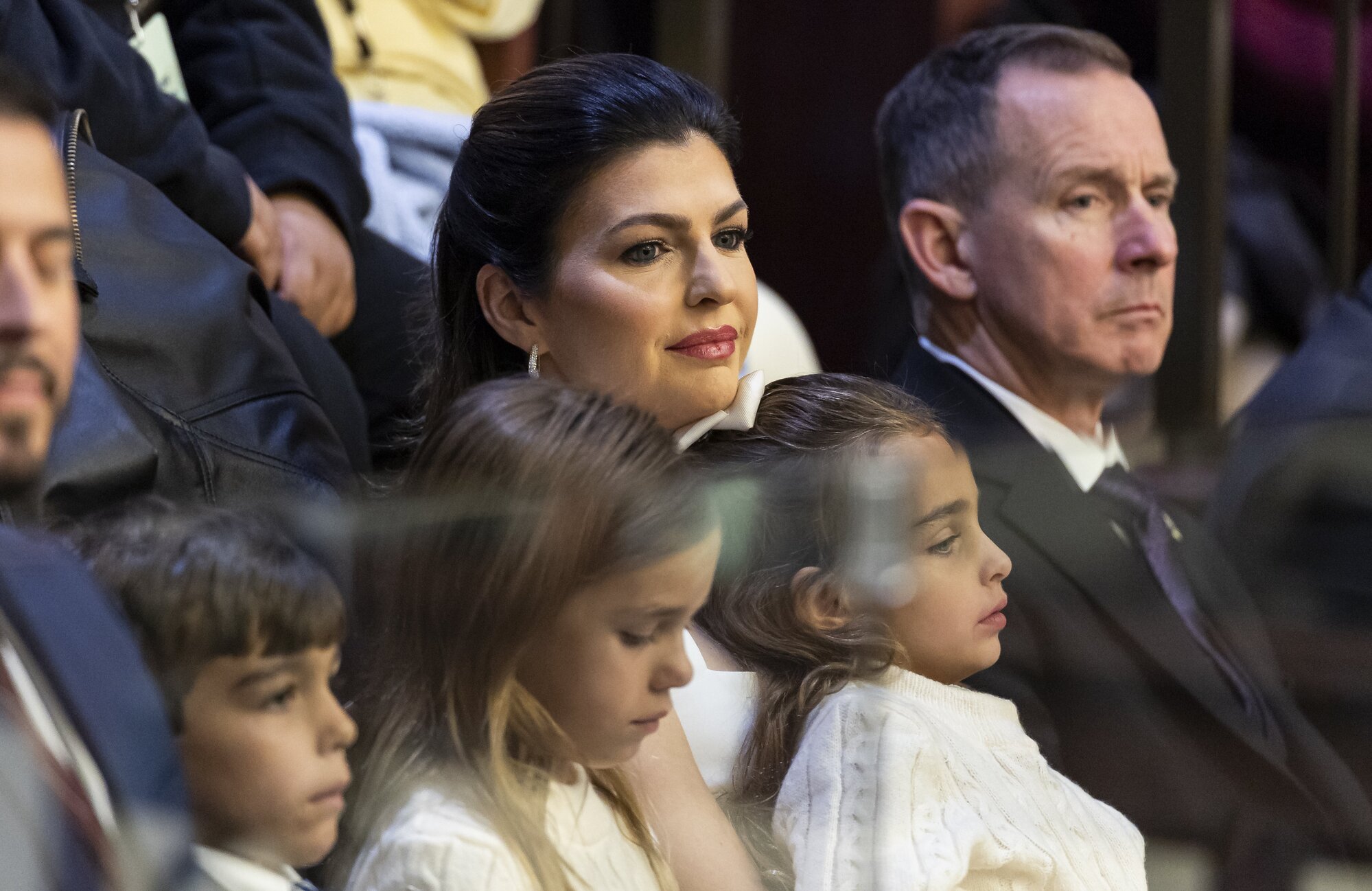 La Primera Dama de Florida Casey DeSantis escucha a su esposo, el gobernador de Florida, Ron DeSantis, pronunciar su discurso sobre el estado del estado durante el primer día de la sesión legislativa en el Capitolio del estado de Florida el martes 13 de enero de 2026, en Tallahassee, Florida (Matias J. Ocner/Miami Herald)