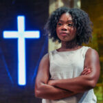 Cómo Orlando Shakes, con fuerza y ​​cuidado, venció el odio en línea