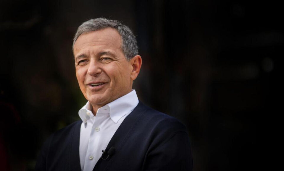 Disney: los parques temáticos establecen un récord de ingresos trimestrales de 10.000 millones de dólares