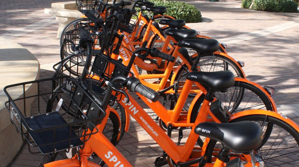 Florida avanza hacia reglas más estrictas para el uso de bicicletas eléctricas