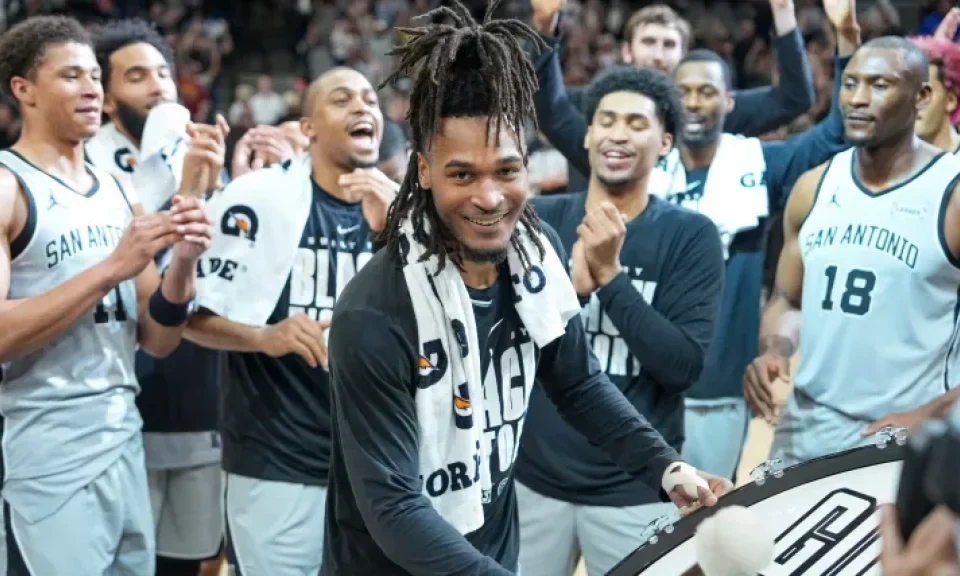 Show de Stephon Castle: 40 puntos y triple-doble histórico en otra victoria de San Antonio Spurs | Sporting News Argentina