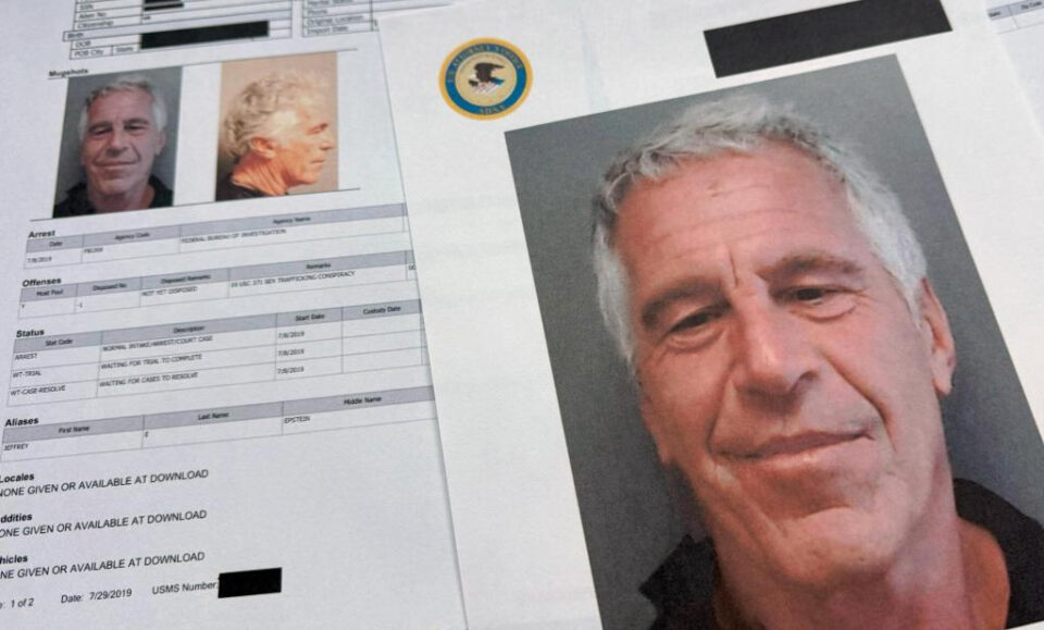 El FBI concluyó que Jeffrey Epstein no dirigía una red de tráfico sexual para hombres poderosos, según muestran los archivos