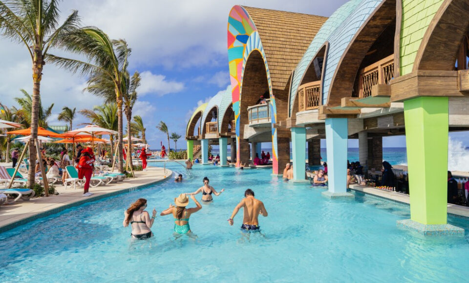 El nuevo club de playa de Royal Caribbean en las Bahamas abre en una codiciada franja de tierra