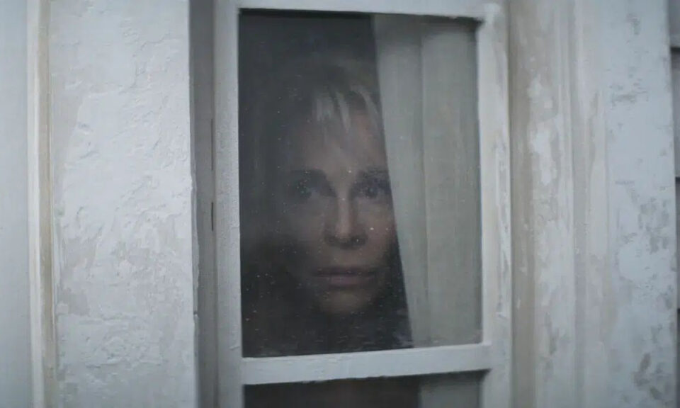 Llega a los cines la nueva película de nuestra musa nacional del cine de terror: ‘El vestido’, una cinta sobre acoso y redes sociales