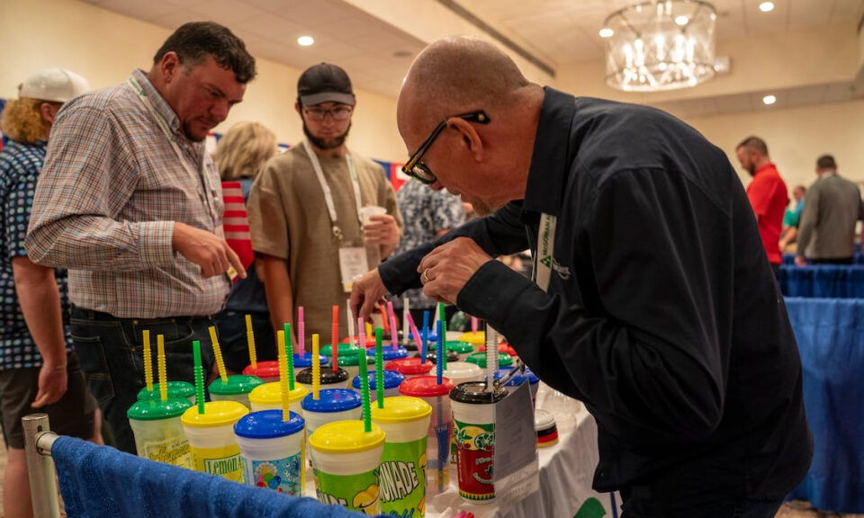 Dentro de la convención de Tampa donde nacen las comidas justas más extrañas de Estados Unidos