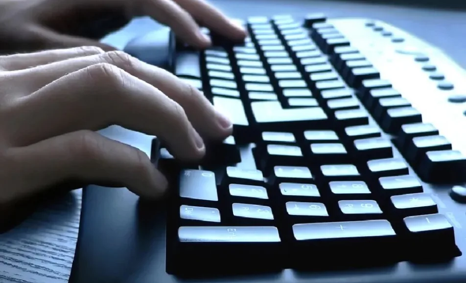 Maxwell: Los lectores hablan sobre el fiscal general de Florida, el estacionamiento accesible y los columnistas «abismales»