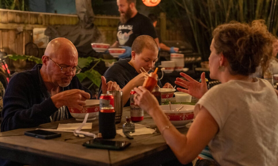 ¿Pho, tequila y kung fu? Este club nocturno de St. Pete sube la temperatura