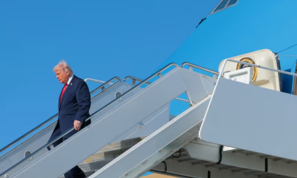 Trump quiere renombrar el aeropuerto de Florida en su honor y críticos alegan que beneficiaría económicamente a su familia | CNN