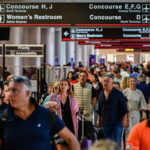 Caos aéreo en Florida, la “tormenta perfecta” entre violencia en México y ola invernal en EEUU