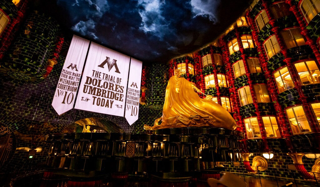 Hermanos demandan a Universal por supuestas lesiones en el paseo de Harry Potter en Epic Universe