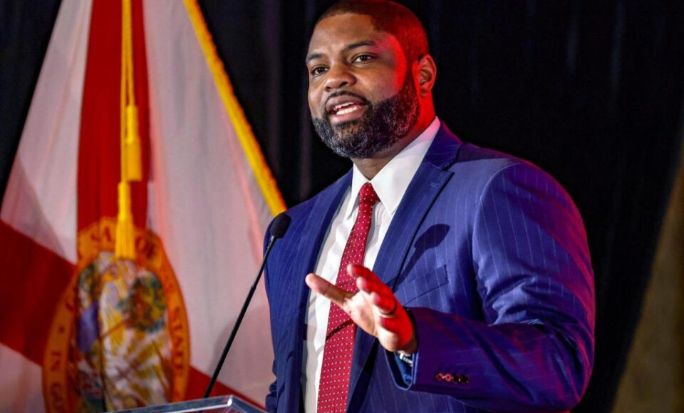 Maxwell: ¿Quiénes son los miembros del Congreso más liberales y conservadores de Florida?