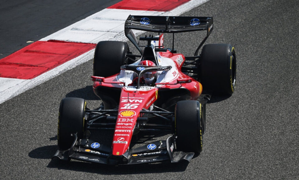 Ferrari podría clasificar último y liderar en la curva 1, dice Buxton