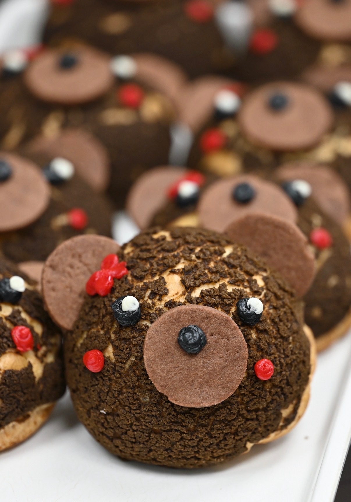 El hojaldre de crema Honey Bear de Light on the Sugar. ¿Demasiado lindo para comer? No exactamente. (Foto cortesía de Light on the Sugar)