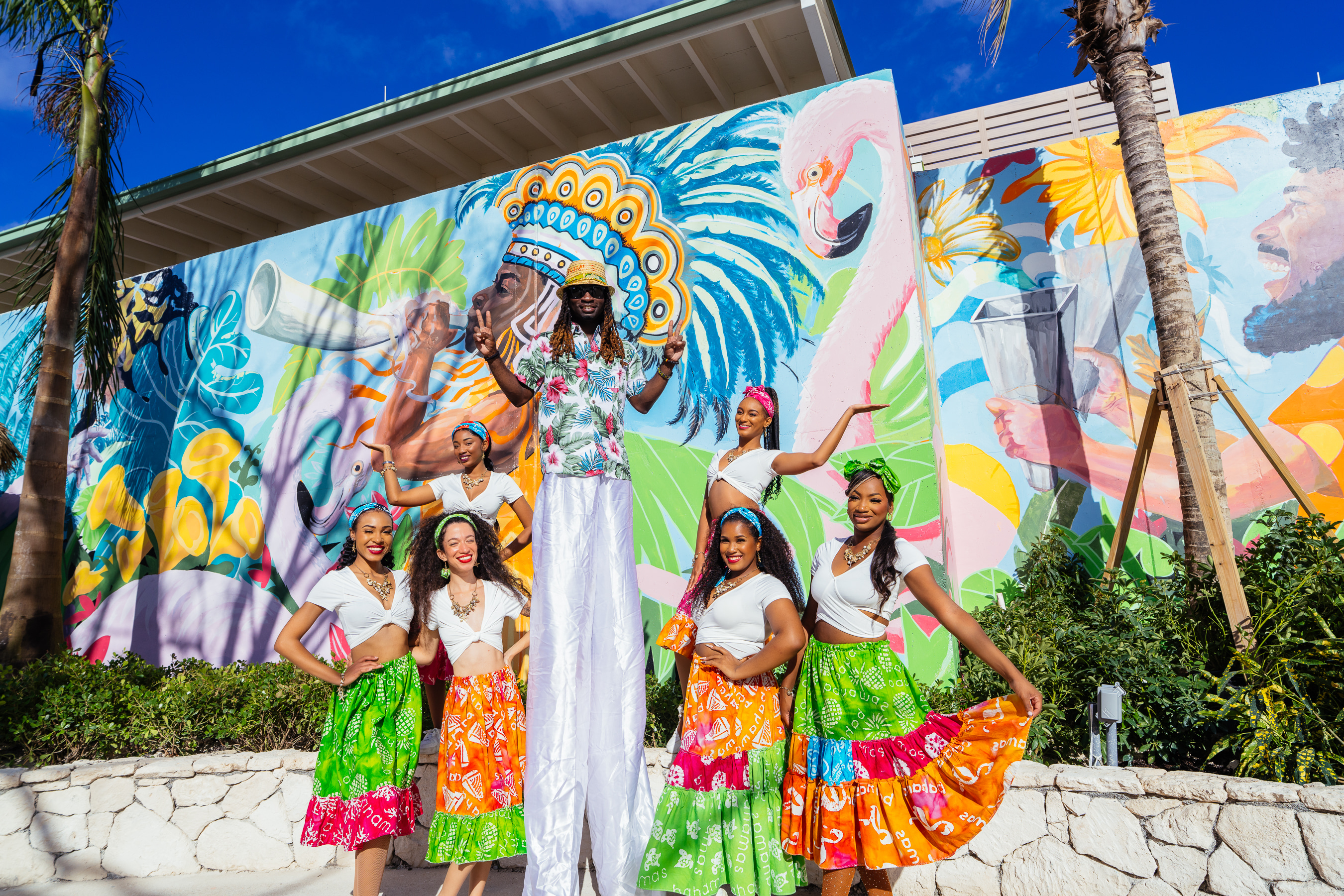 El ambiente es animado y festivo en el Royal Beach Club Paradise Island en Nassau. (Andrew Gardiner/Cortesía de Royal Caribbean)
