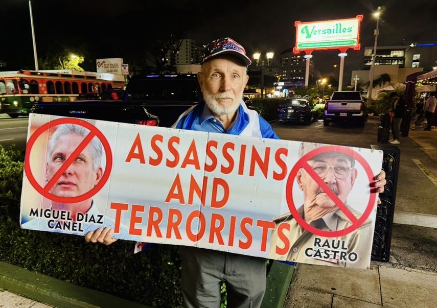 Agustín Acosta, miembro de Vigilia Mambisa. Agustín Acosta, miembro de Vigilia Mambisa.