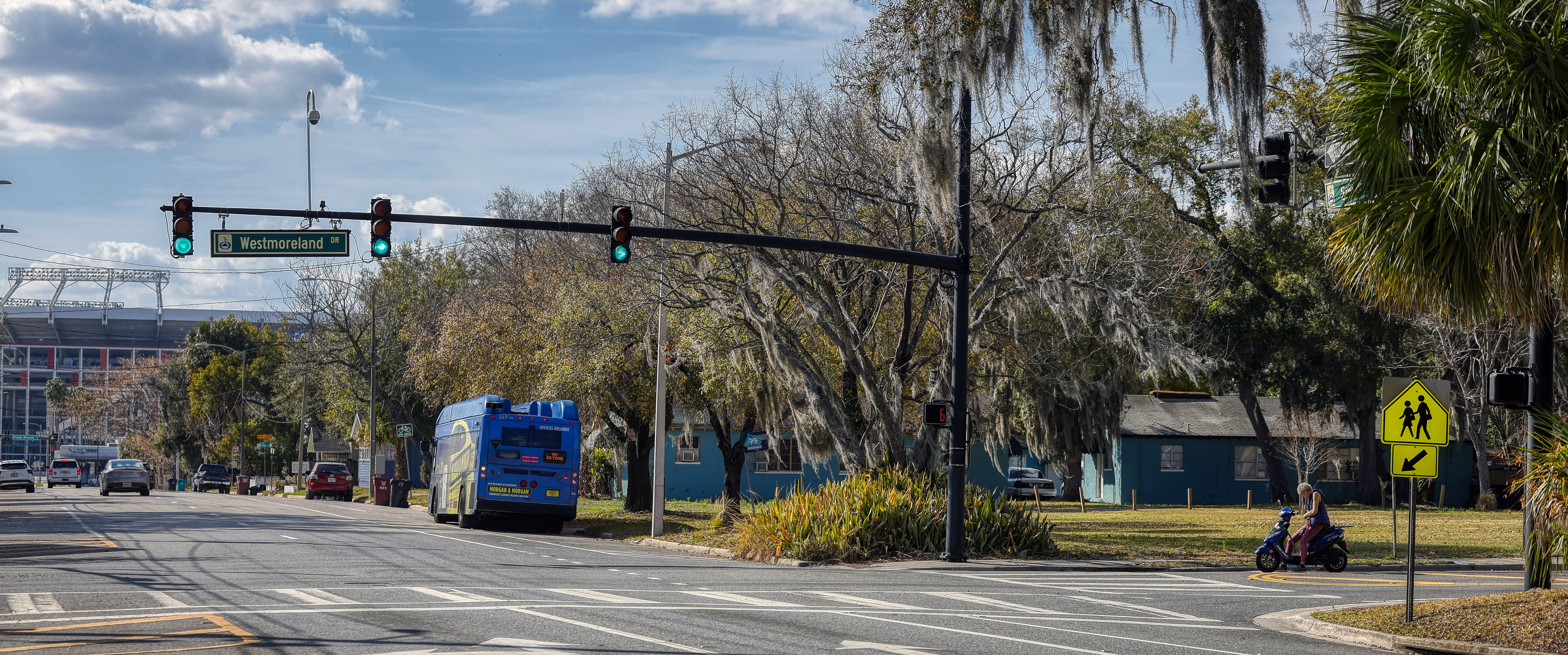 Lote residencial vacante en la intersección de South Westmoreland Drive y West South Street en Parramore, el jueves 19 de febrero de 2026. (Ricardo Ramirez Buxeda/ Orlando Sentinel)