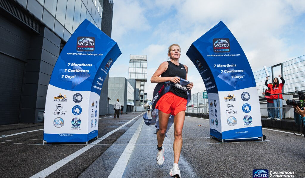 7 maratones en 7 días en 7 continentes: la corredora de Orlando ocupa el primer lugar entre las mujeres
