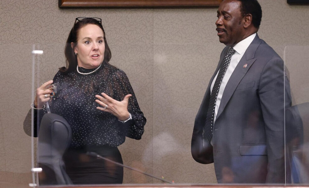 El Condado de Orange explora opciones fiscales para espacios verdes, carreteras y otras necesidades