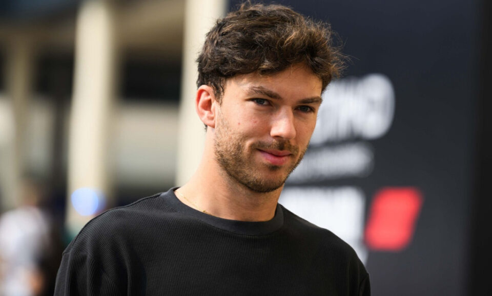 Pierre Gasly nombrado embajador global de Givenchy Gentleman en el inicio de la F1 2026