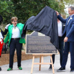 Nueva placa en el centro señala un lugar histórico de Disney