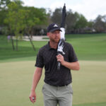 La ventaja de Daniel Berger se reduce a medida que el clima prepara otro domingo dramático en Bay Hill