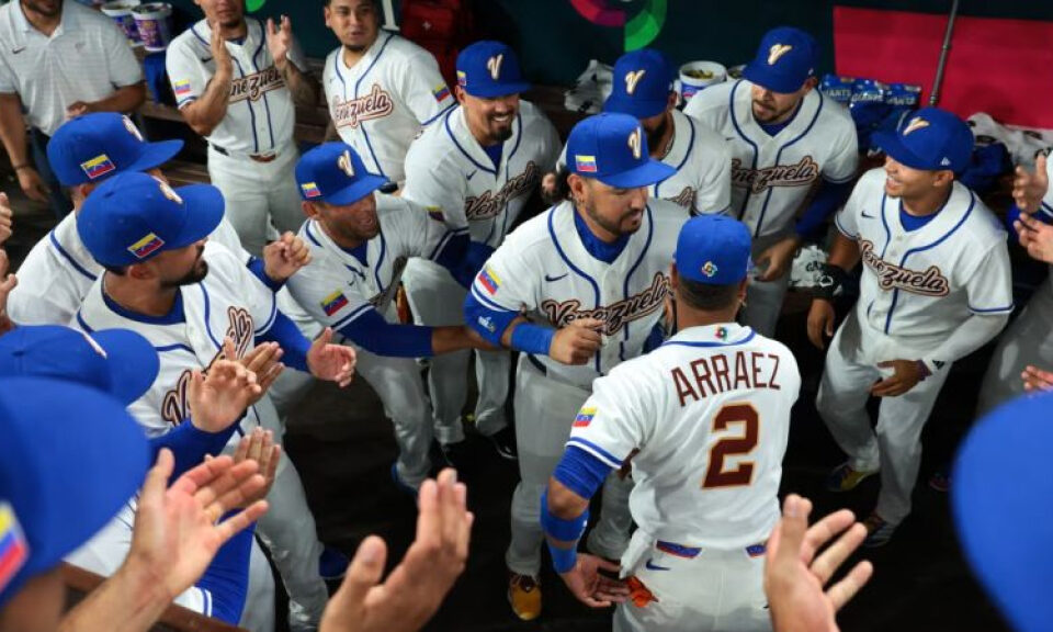 El Clásico Mundial de Béisbol les da a los venezolanos motivos para bailar en un momento de agitación | CNN