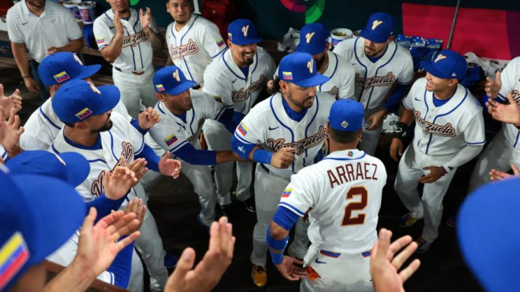 El Clásico Mundial de Béisbol les da a los venezolanos motivos para bailar en un momento de agitación | CNN