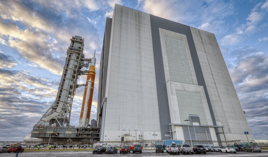 Después de las correcciones, la NASA apunta al 1 de abril para la misión lunar Artemis II